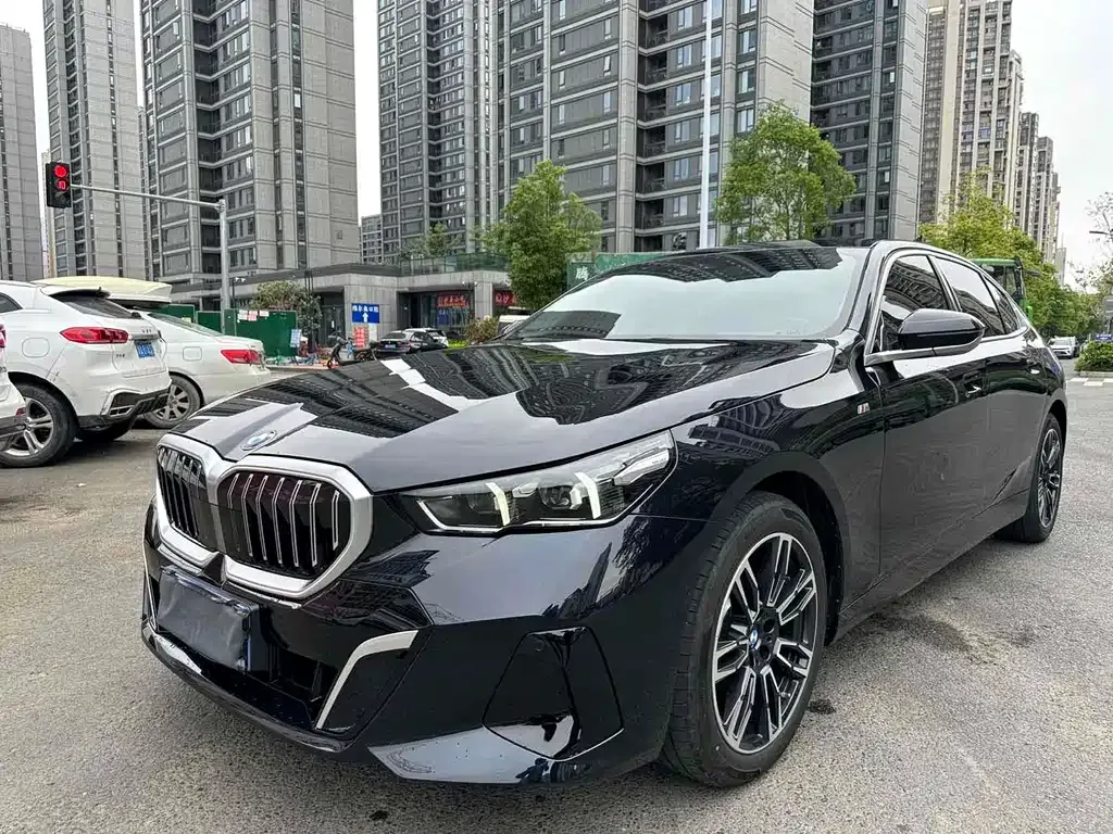 BMW 5 Series — фото 3