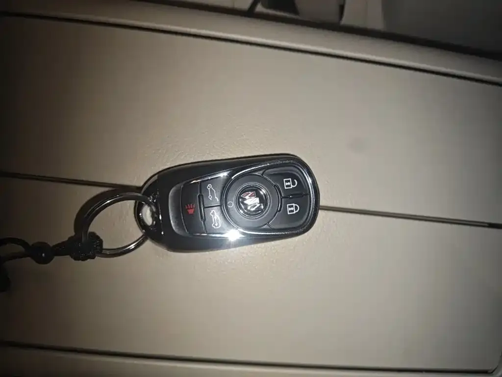 Buick GL8 2023 из CN, фото 10