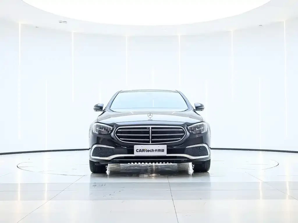 Mercedes-Benz E-Class — фото 4
