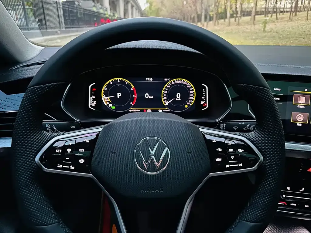 Volkswagen Passat — фото 10