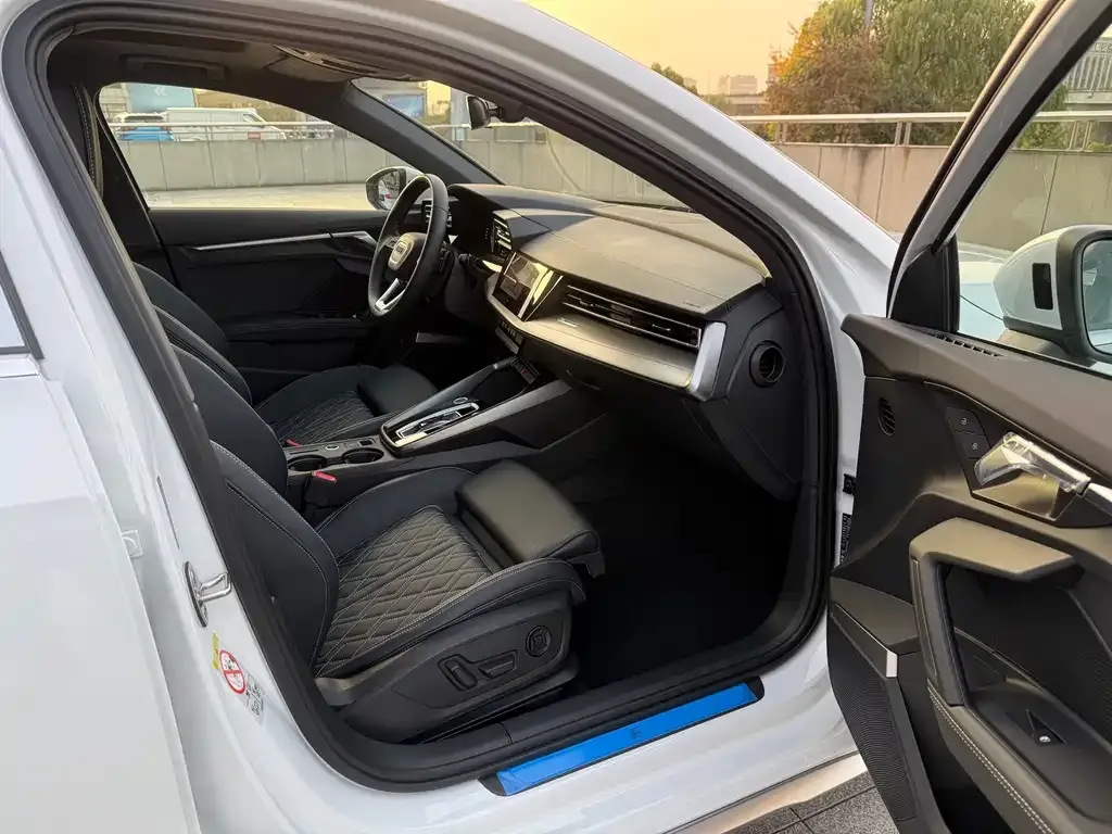 Audi A3 2025 из CN, фото 9