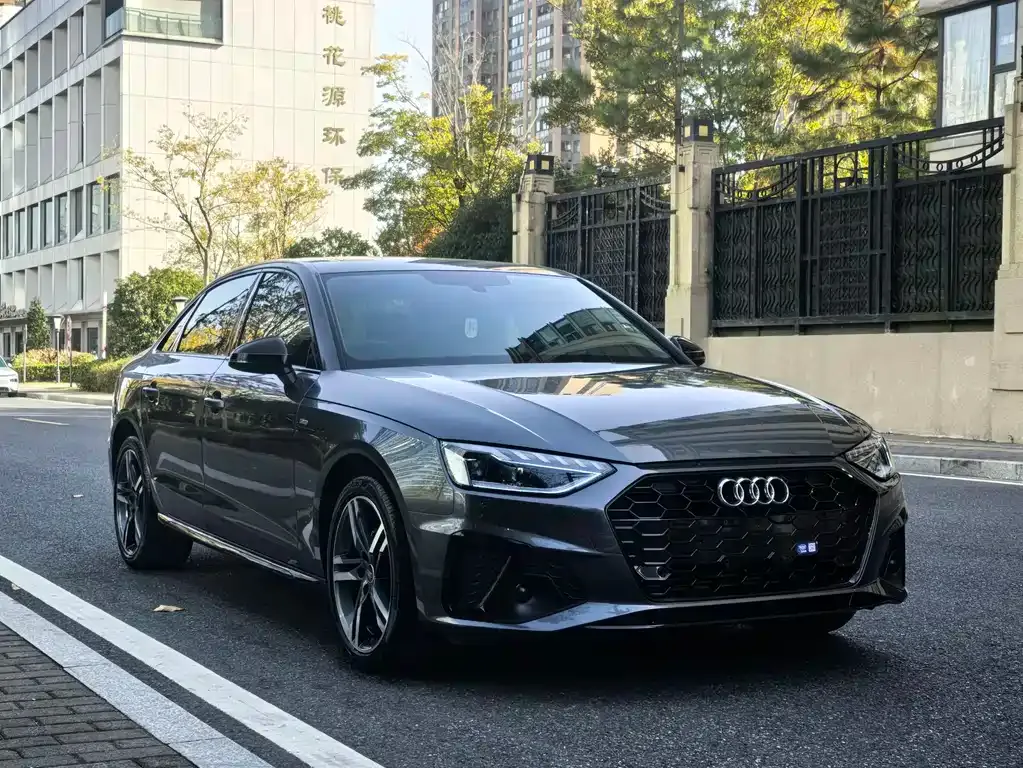 Audi A4L 2022 из CN, фото 3