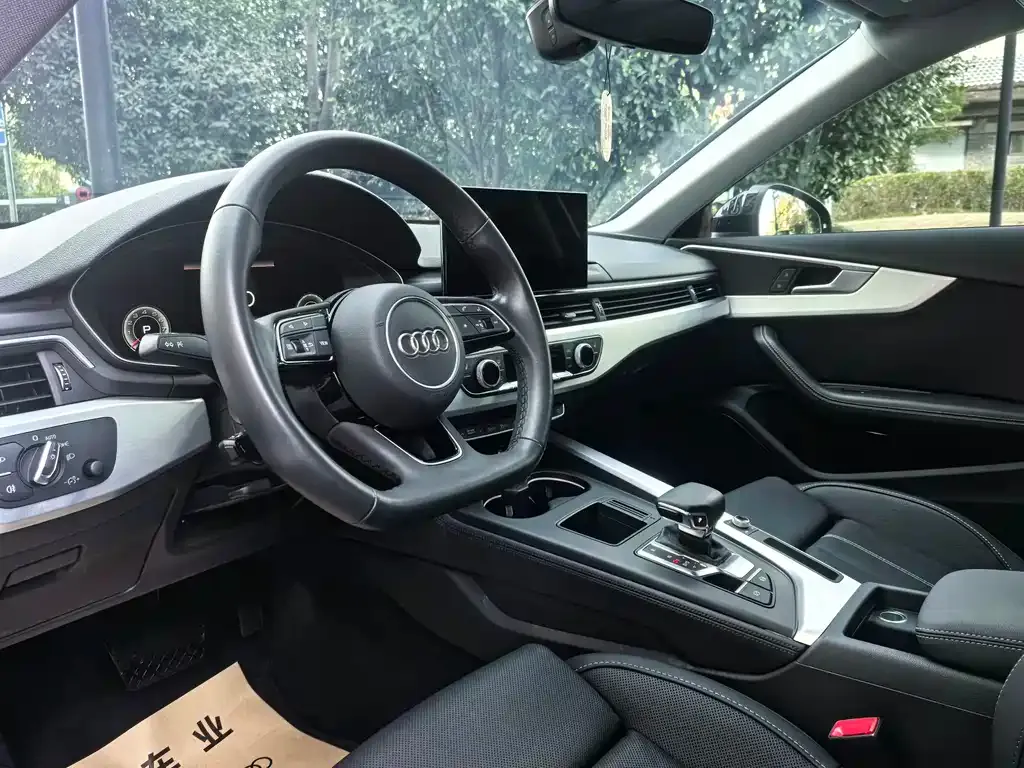 Audi A4L 2022 из CN, фото 8