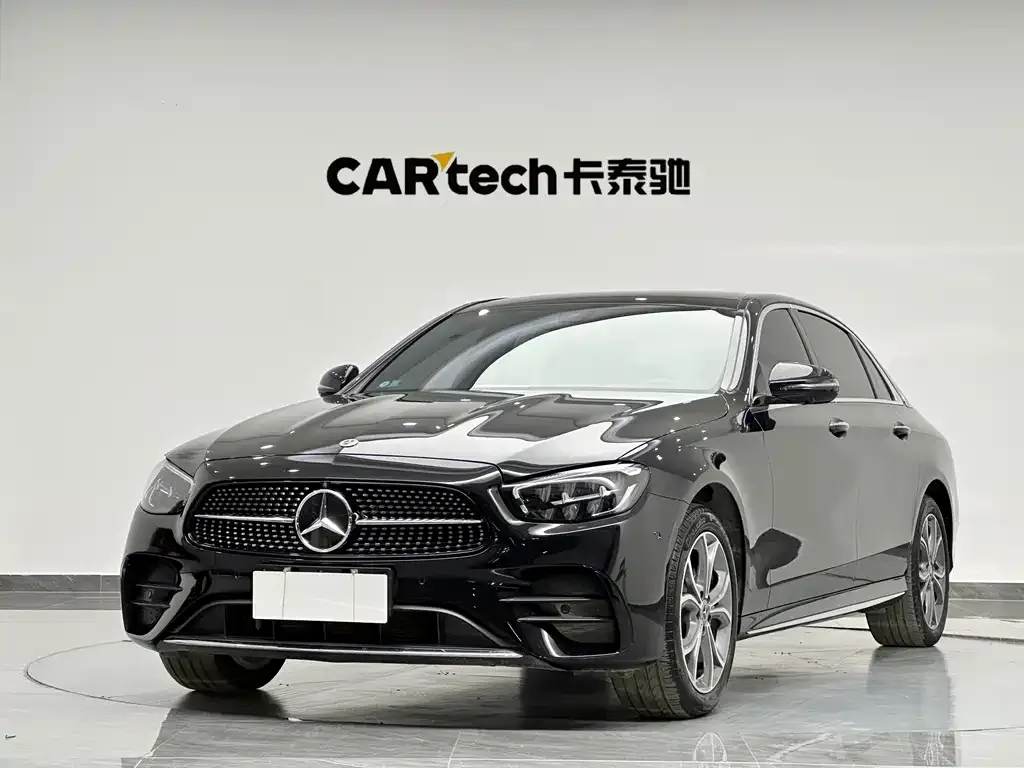 Mercedes-Benz E-Class — фото 1