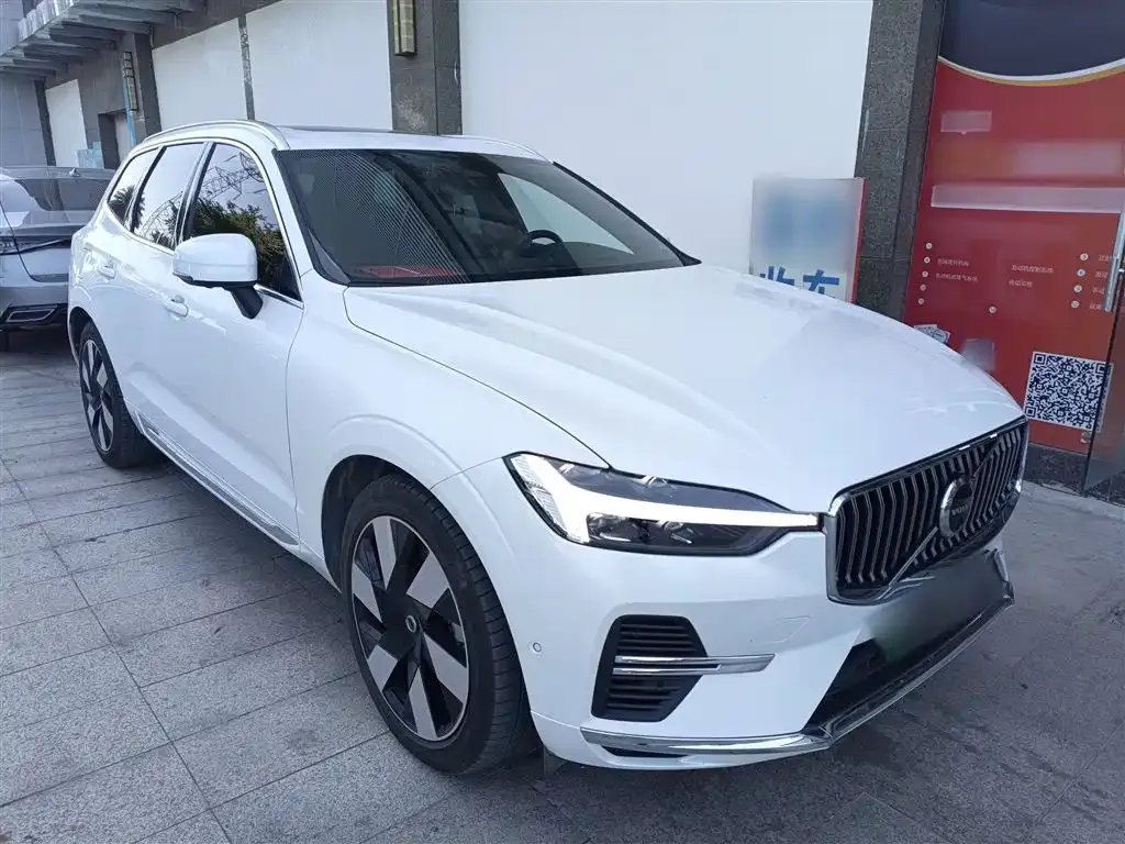 Volvo XC60 PHEV 2024 из CN, фото 4