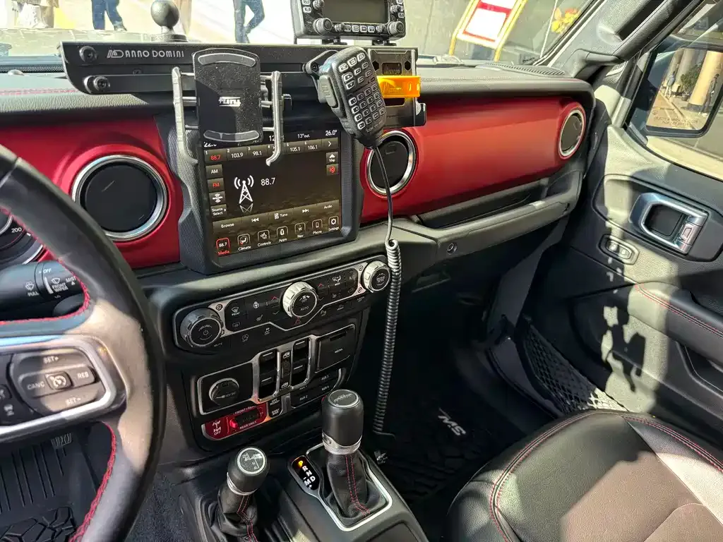 Jeep Gladiator 2023 из CN, фото 10