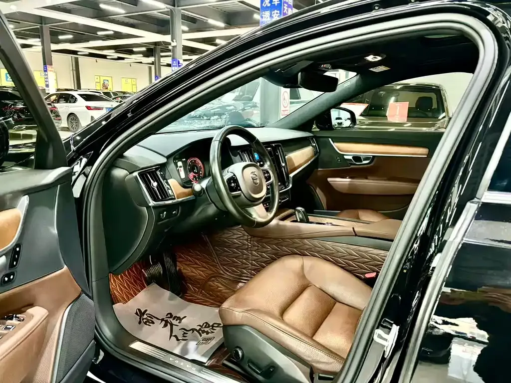 Volvo S90 2021 из CN, фото 5