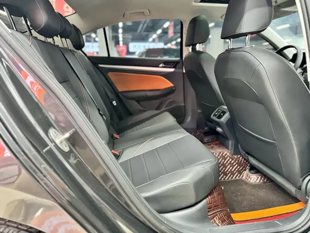 Volkswagen Bora 2023 из CN, фото 10