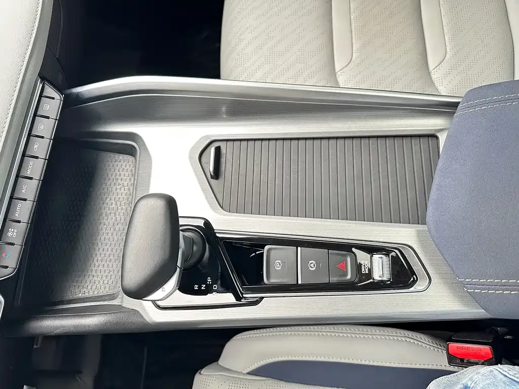 Geely Xingrui 2023 из CN, фото 10