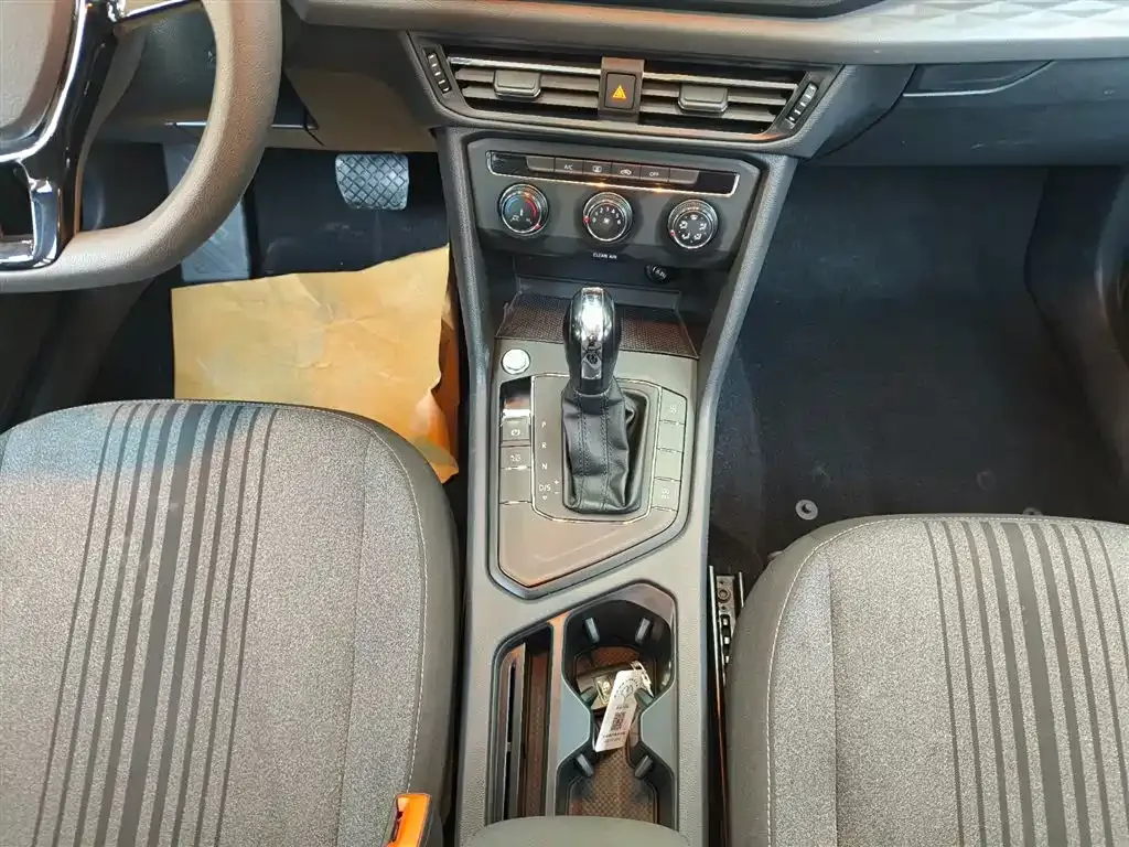 Volkswagen Tharu 2021 из CN, фото 8