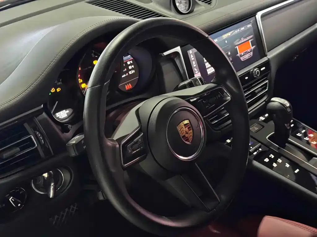 Porsche Macan — фото 9