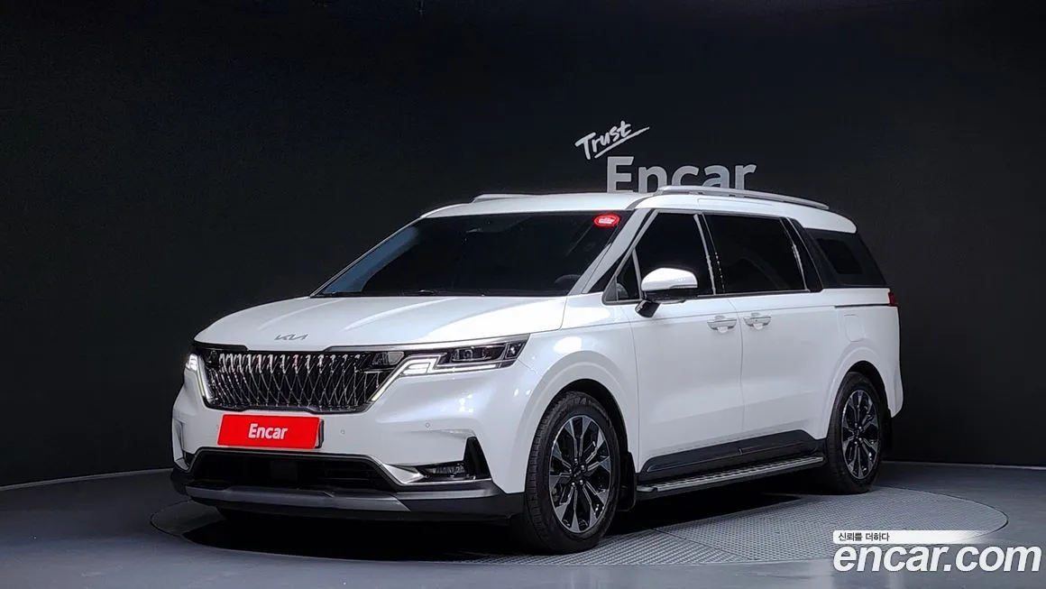 Kia Carnival — фото 1