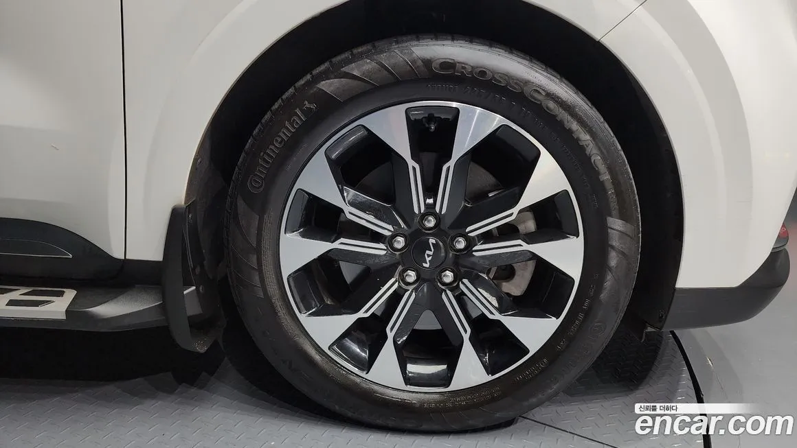 Kia Carnival — фото 5