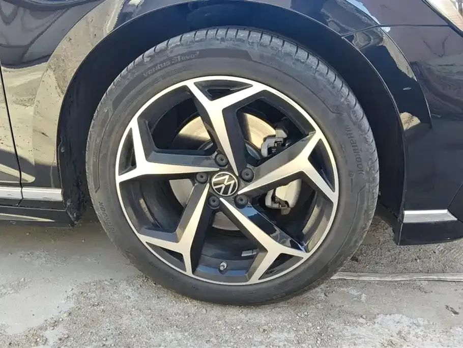 Volkswagen Magotan 2024 из CN, фото 6