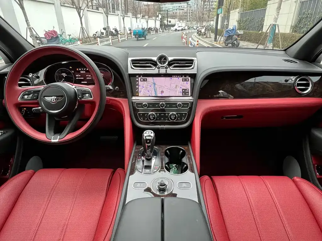 Bentley Bentayga 2021 из CN, фото 6