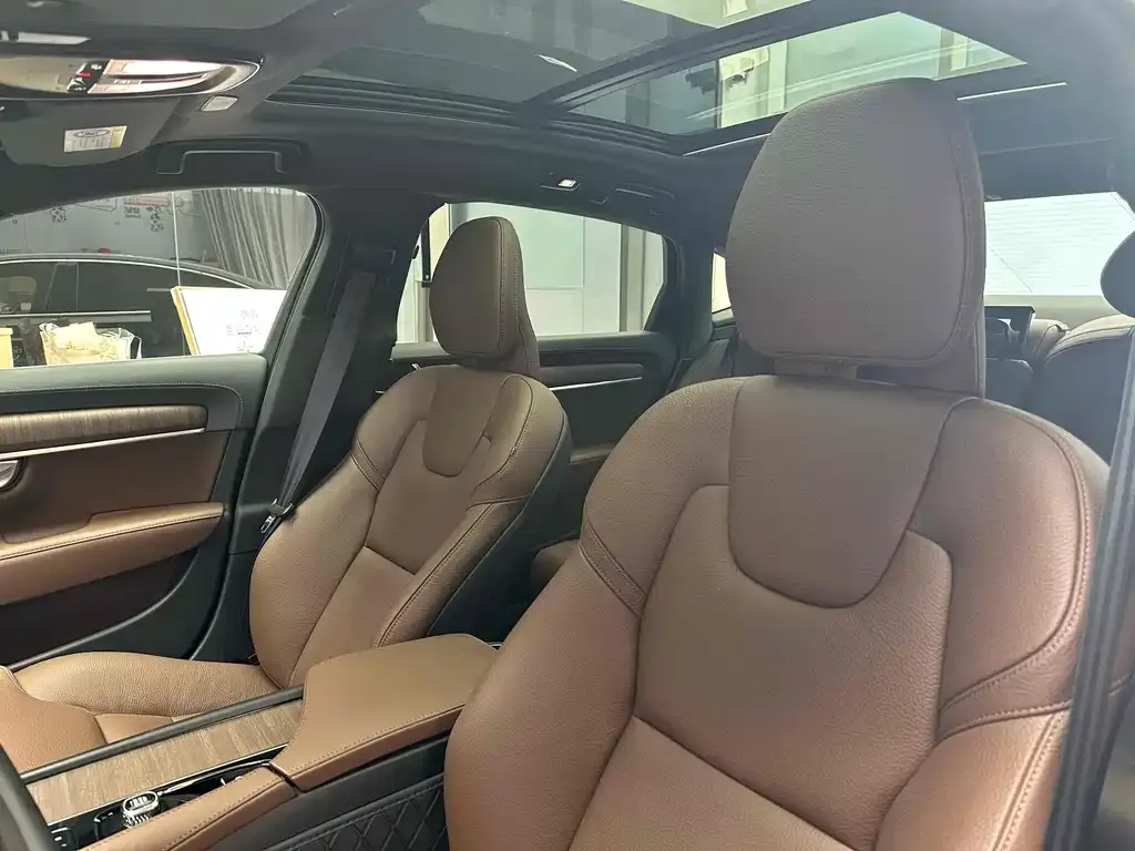 Volvo S90 2025 из CN, фото 5