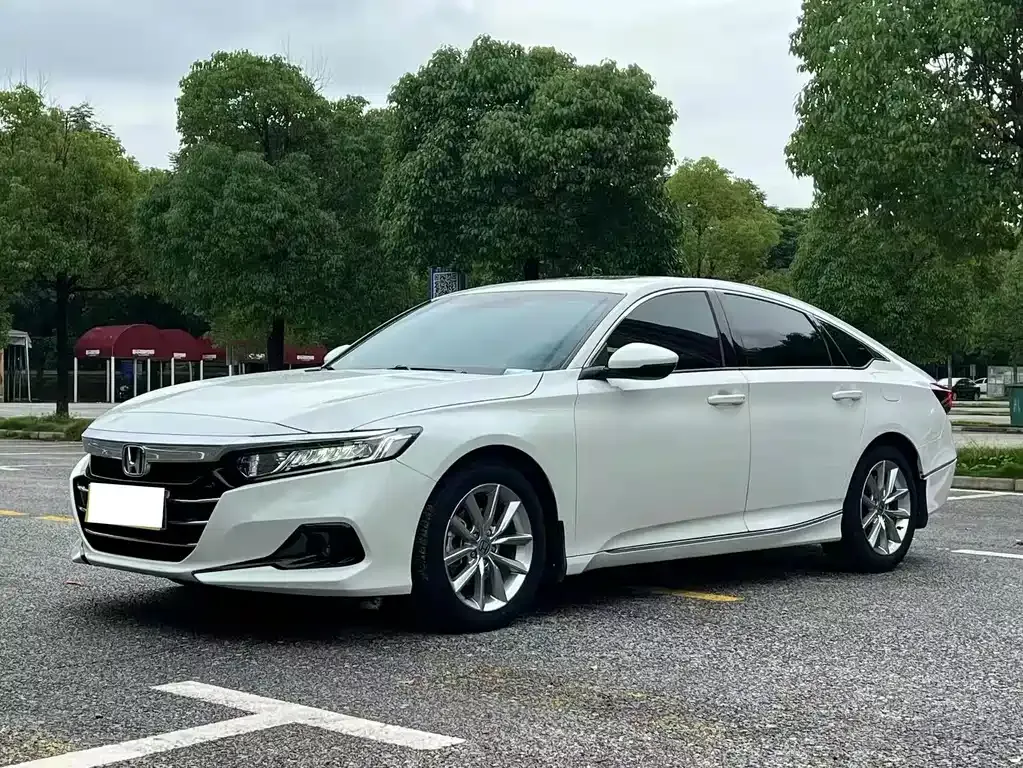 Honda Accord — фото 1