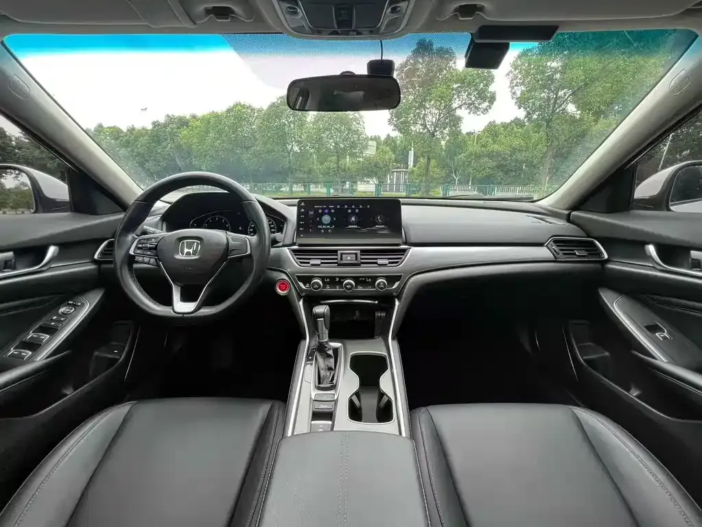 Honda Accord — фото 4