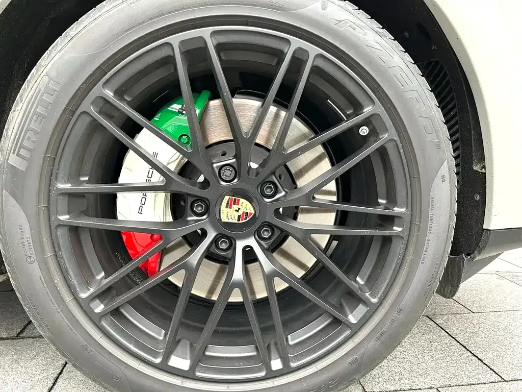 Porsche Cayenne — фото 10