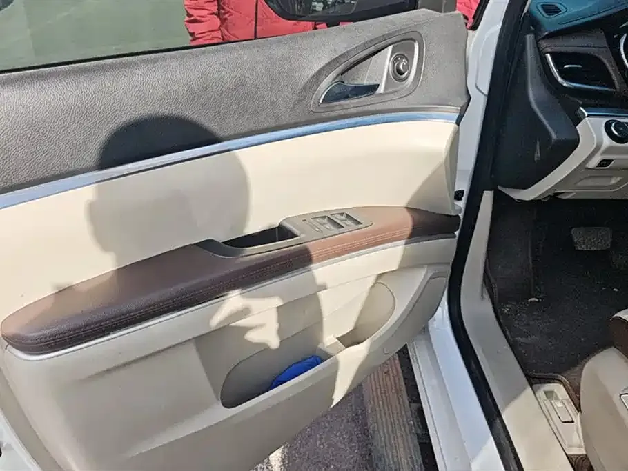 Buick GL8 2022 из CN, фото 7