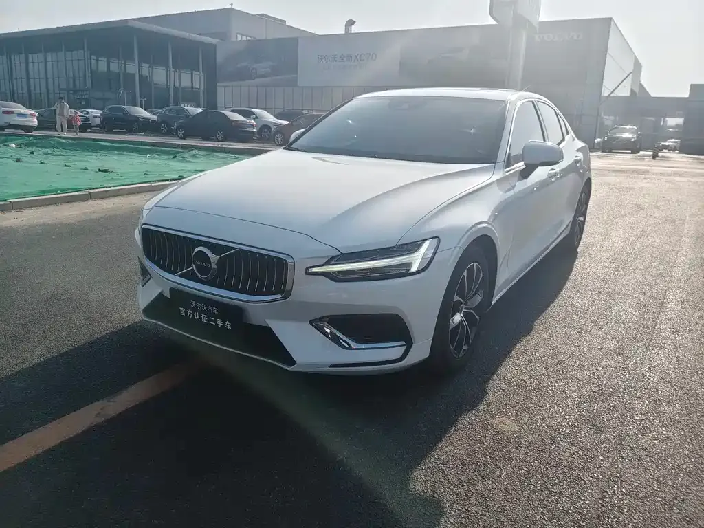 Volvo S60 2022 из CN, фото 1