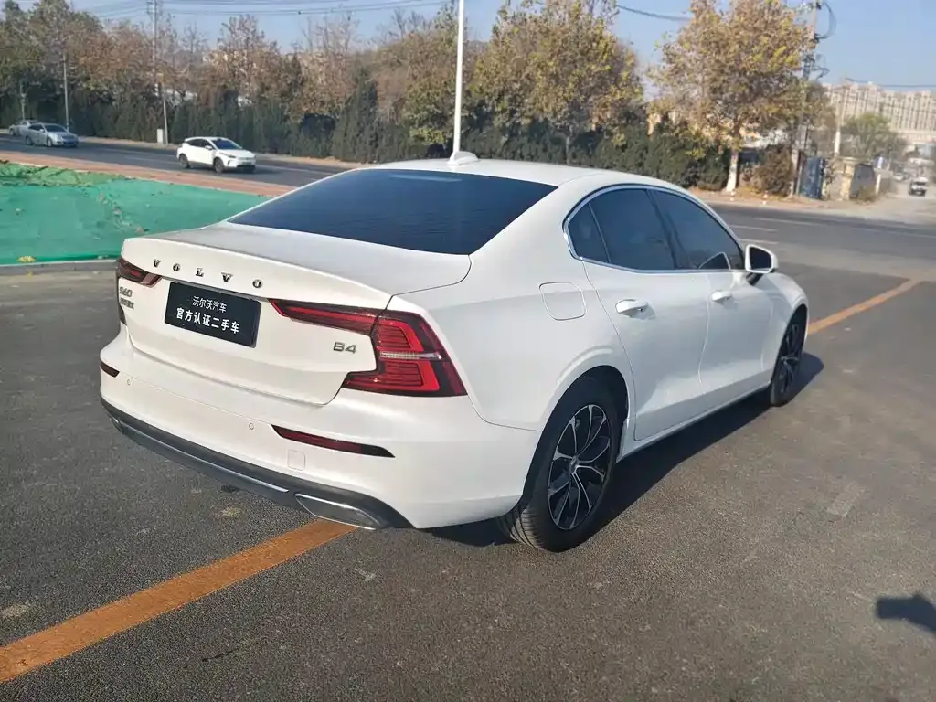 Volvo S60 2022 из CN, фото 7