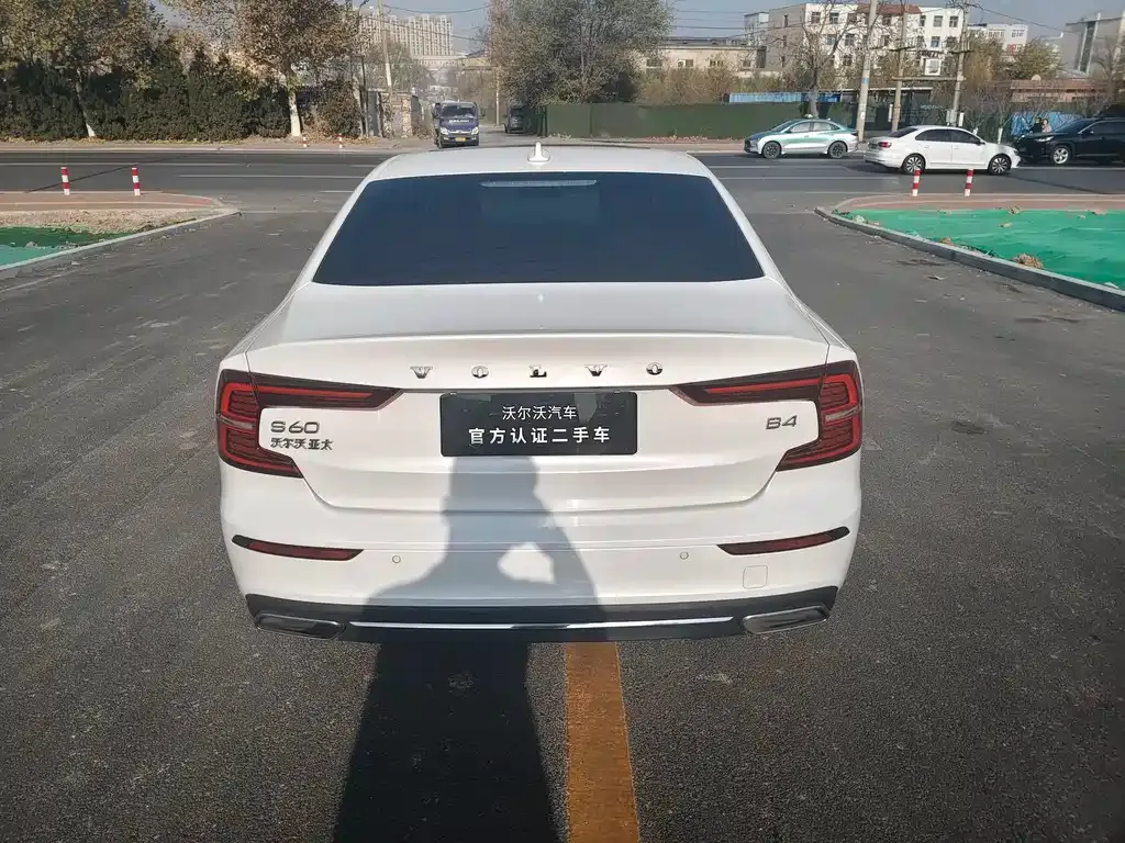 Volvo S60 2022 из CN, фото 8