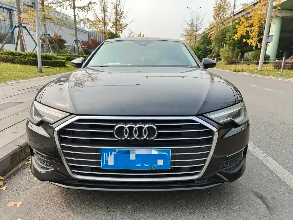 Audi A6L — фото 2