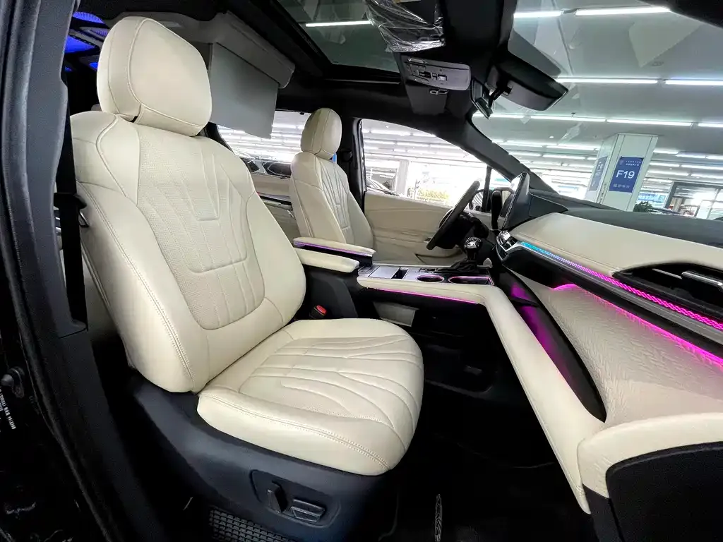 Toyota Sienna 2025 из CN, фото 10