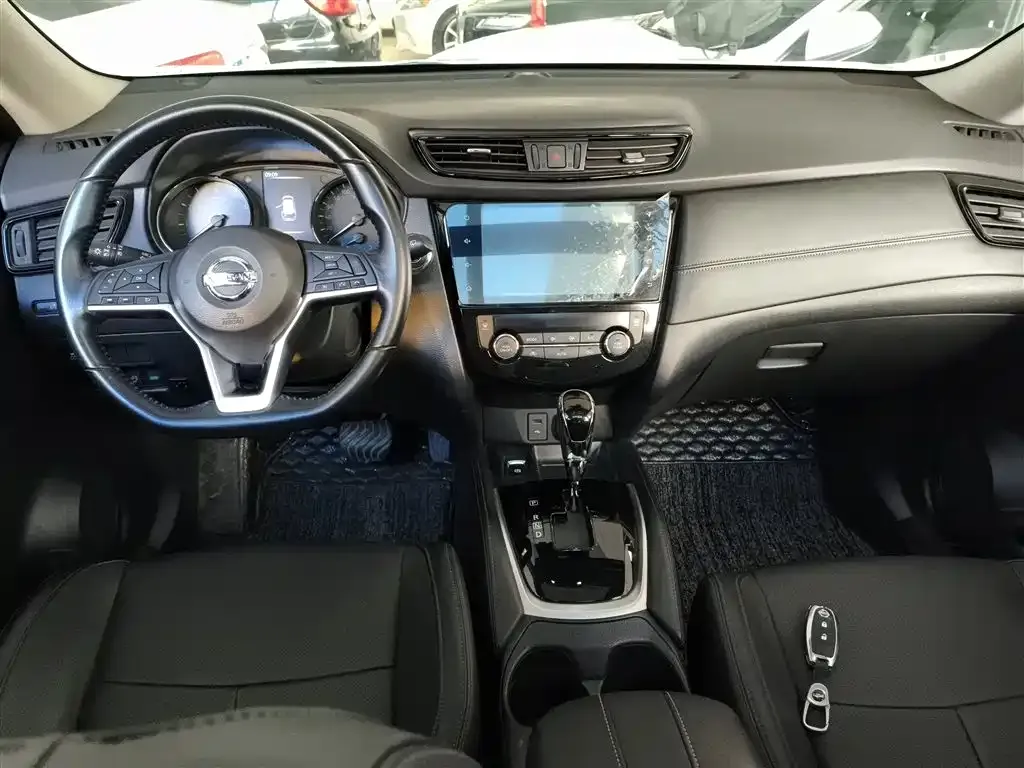 Nissan X-Trail — фото 10