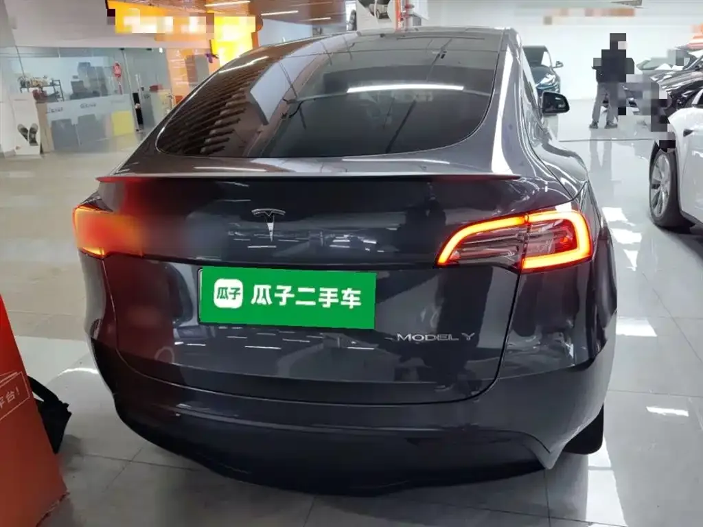 Tesla Model Y — фото 6