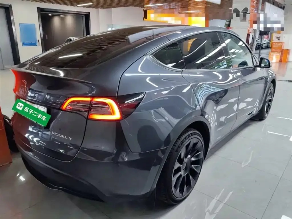 Tesla Model Y — фото 7