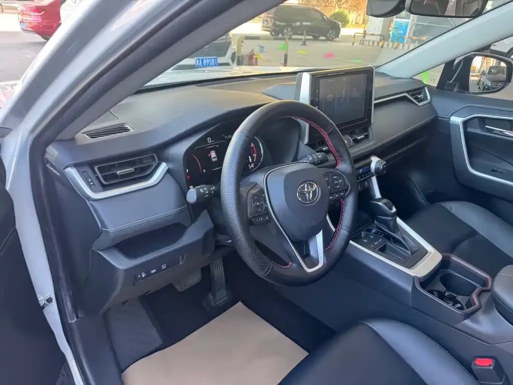 Toyota RAV4 2021 из CN, фото 2