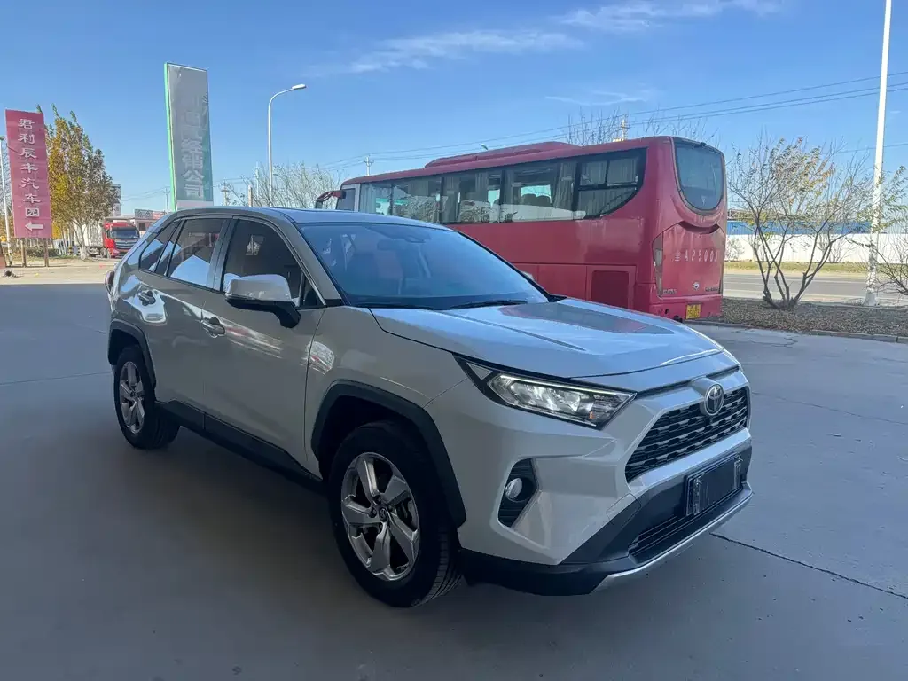 Toyota RAV4 2021 из CN, фото 5