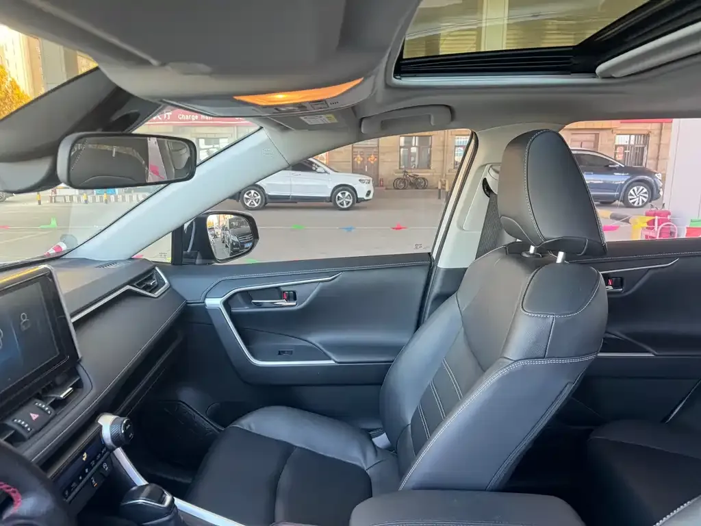 Toyota RAV4 2021 из CN, фото 6