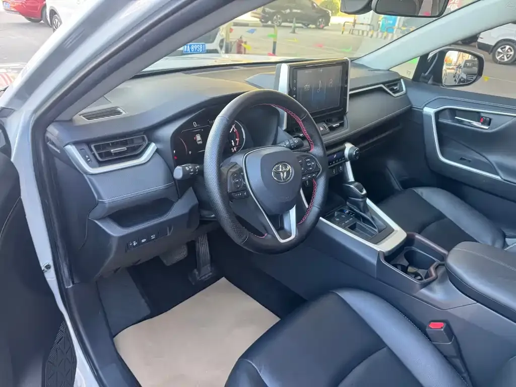 Toyota RAV4 2021 из CN, фото 8