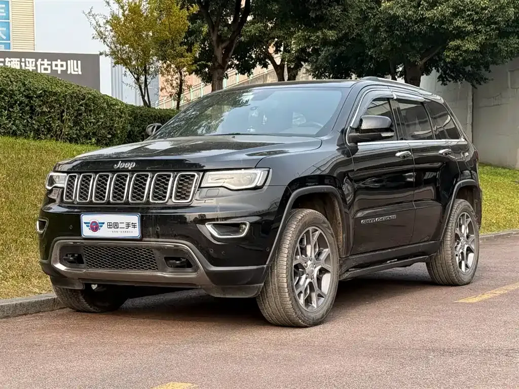 Jeep Grand Cherokee (Import) — фото 1