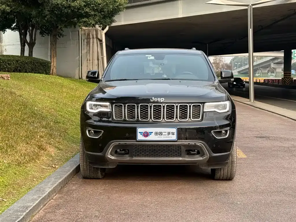 Jeep Grand Cherokee (Import) — фото 2