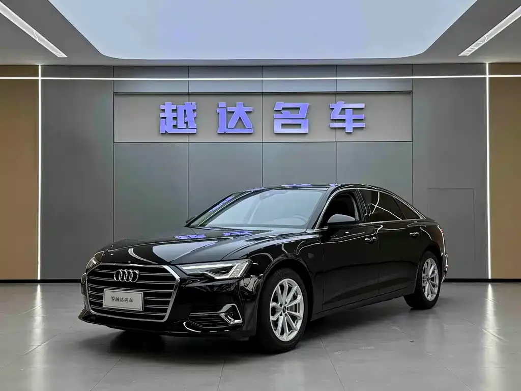 Audi A6L — фото 1