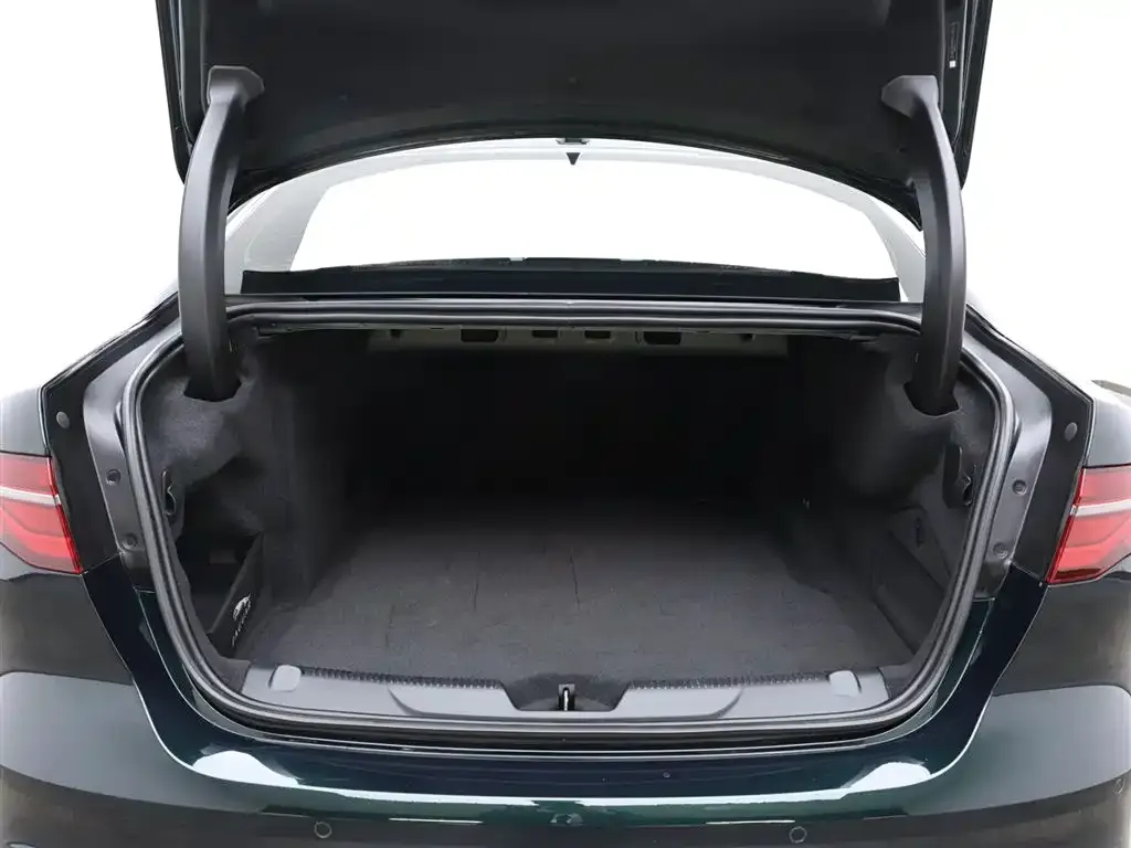 Jaguar XEL 2024 из CN, фото 8
