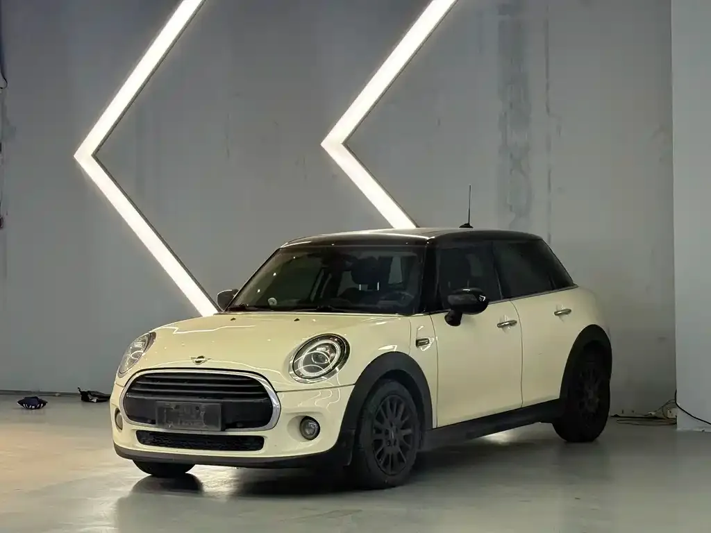 MINI Cooper (3-door) — фото 1