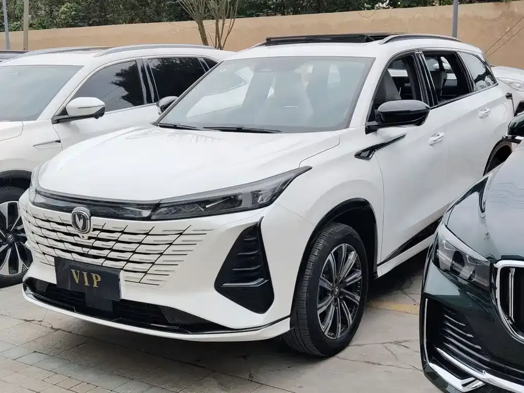 Changan CS75PLUS — фото 1