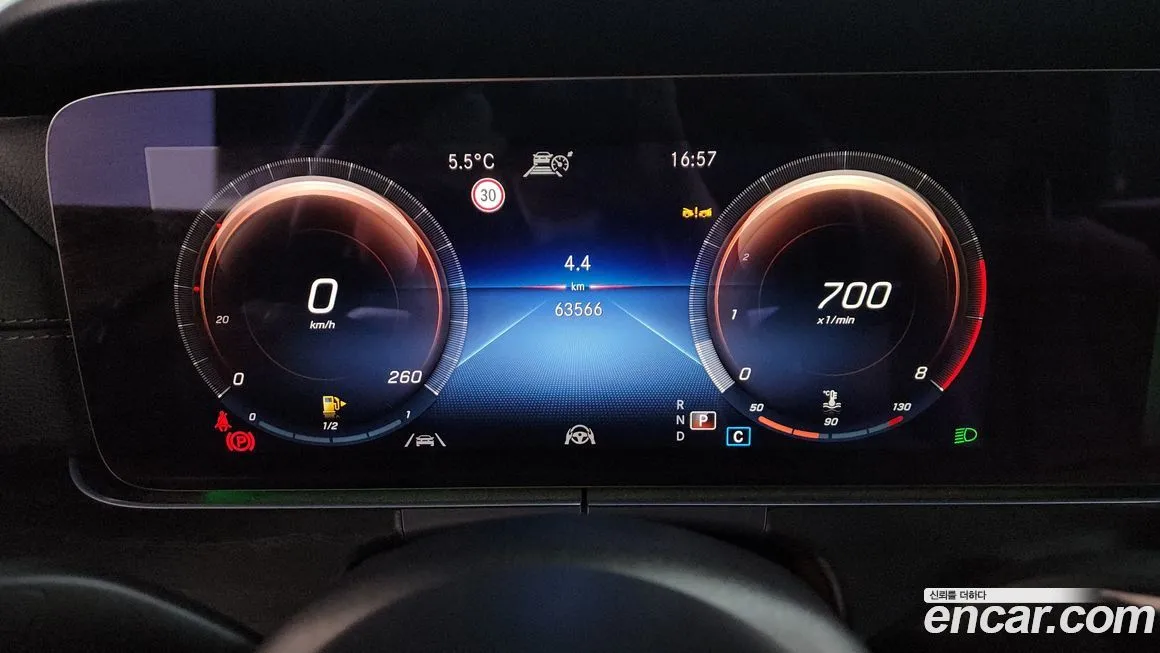 Mercedes-Benz E-Class 2023 из KR, фото 8