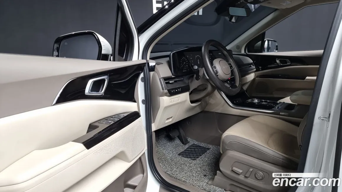 Kia Carnival — фото 10