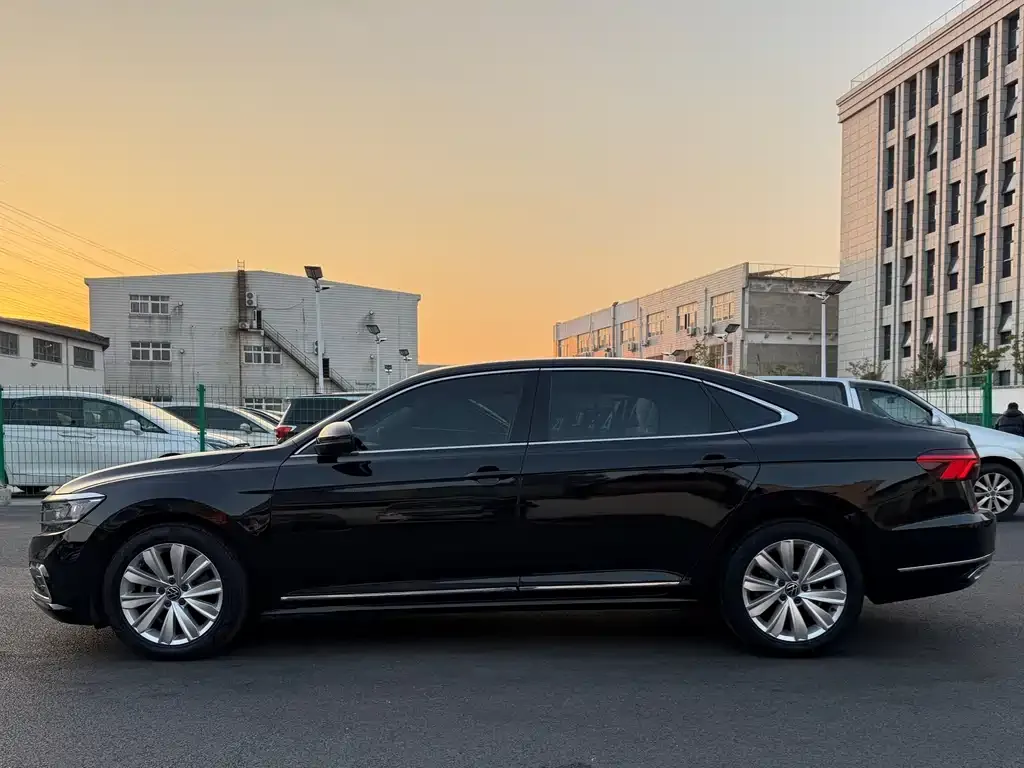 Volkswagen Passat — фото 10