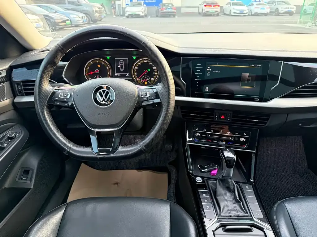 Volkswagen Passat — фото 5