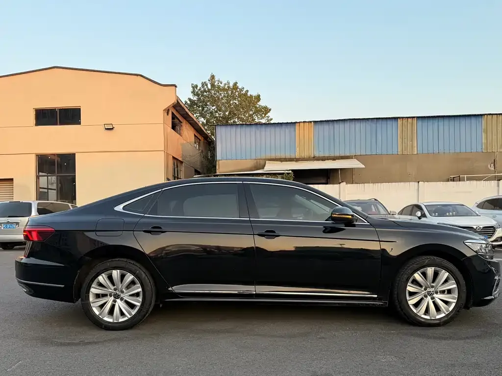 Volkswagen Passat — фото 6