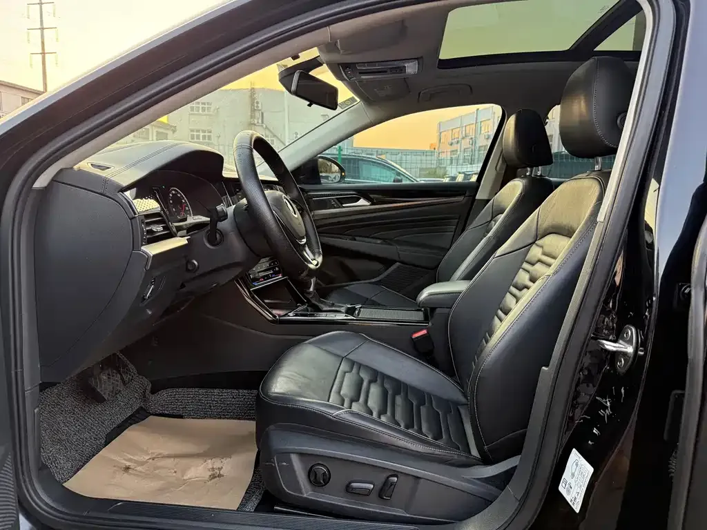 Volkswagen Passat — фото 8