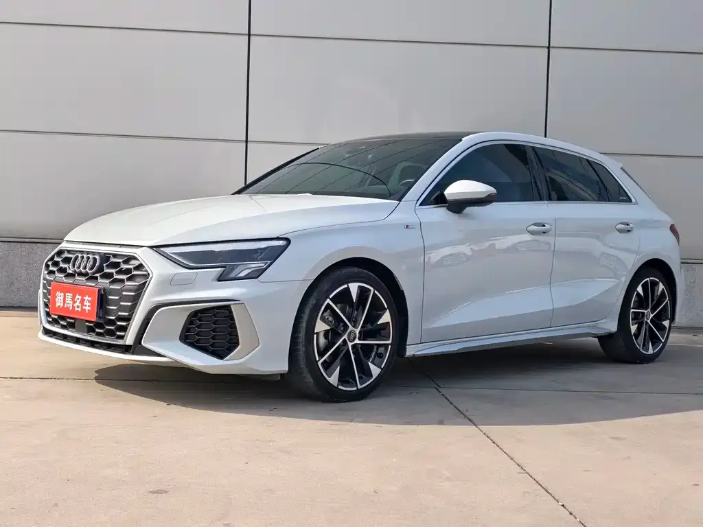 Audi A3 — фото 1