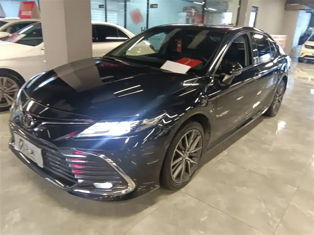 Toyota Camry 2023 из CN, фото 2